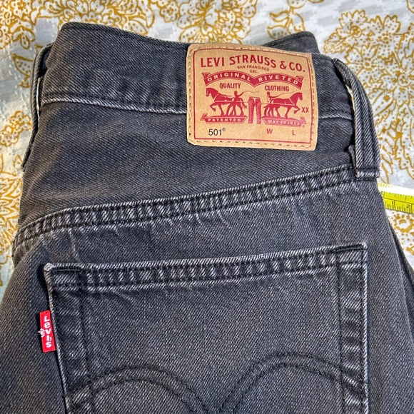 Levi's Charcoal Denim Jeans - Picture 2 of 6